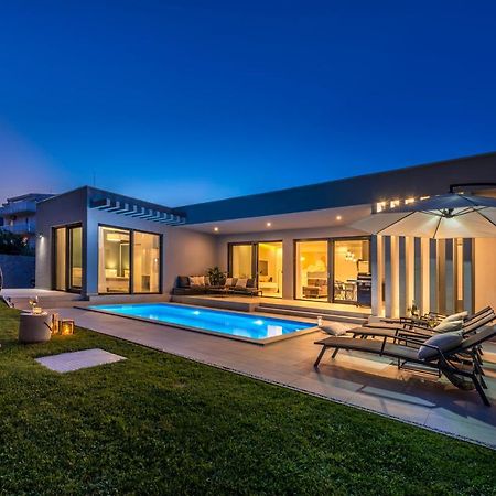 Villa Oasis - Your Luxury Home Away From Home Celopeci 外观 照片