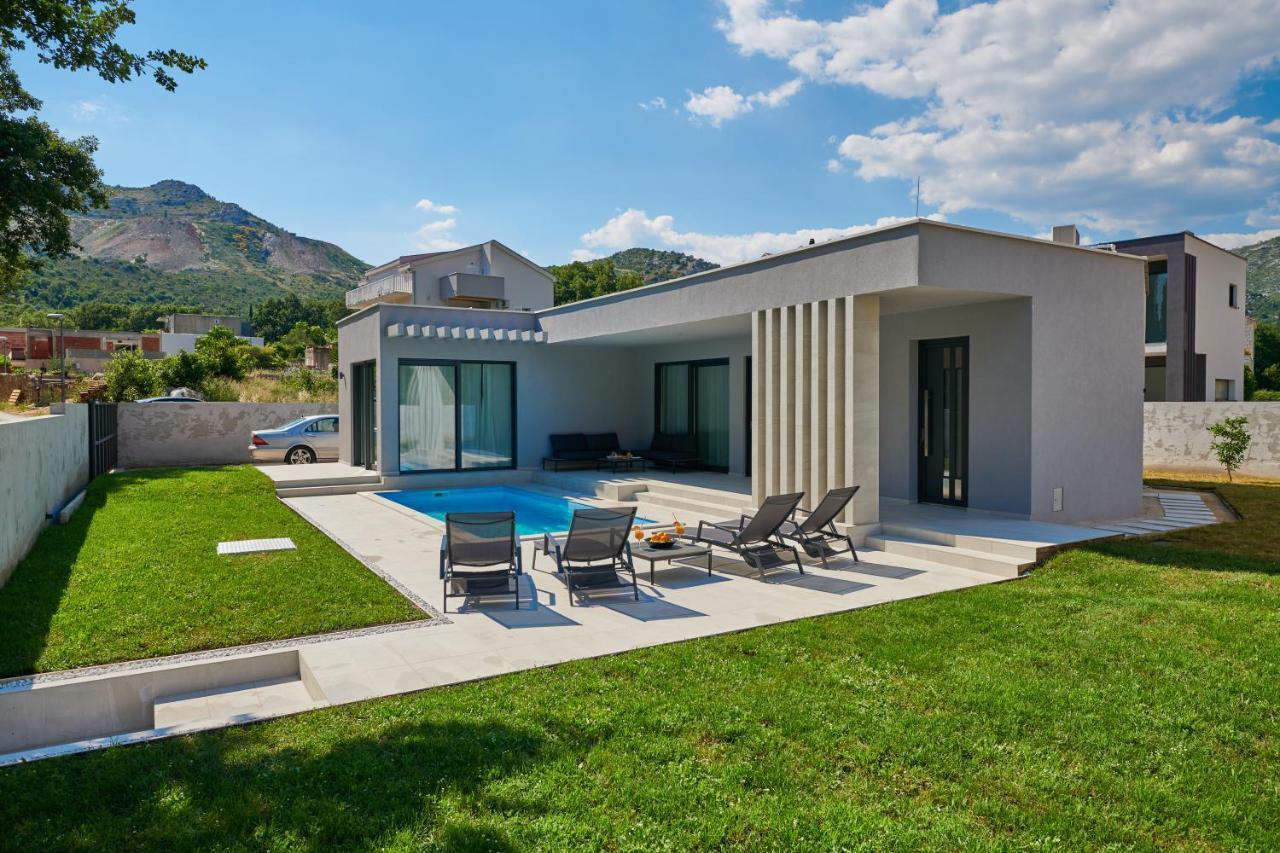Villa Oasis - Your Luxury Home Away From Home Celopeci 外观 照片
