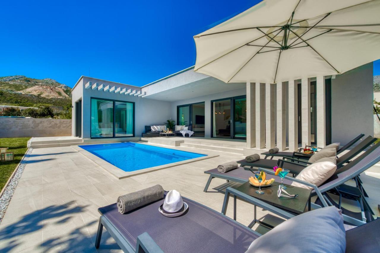 Villa Oasis - Your Luxury Home Away From Home Celopeci 外观 照片