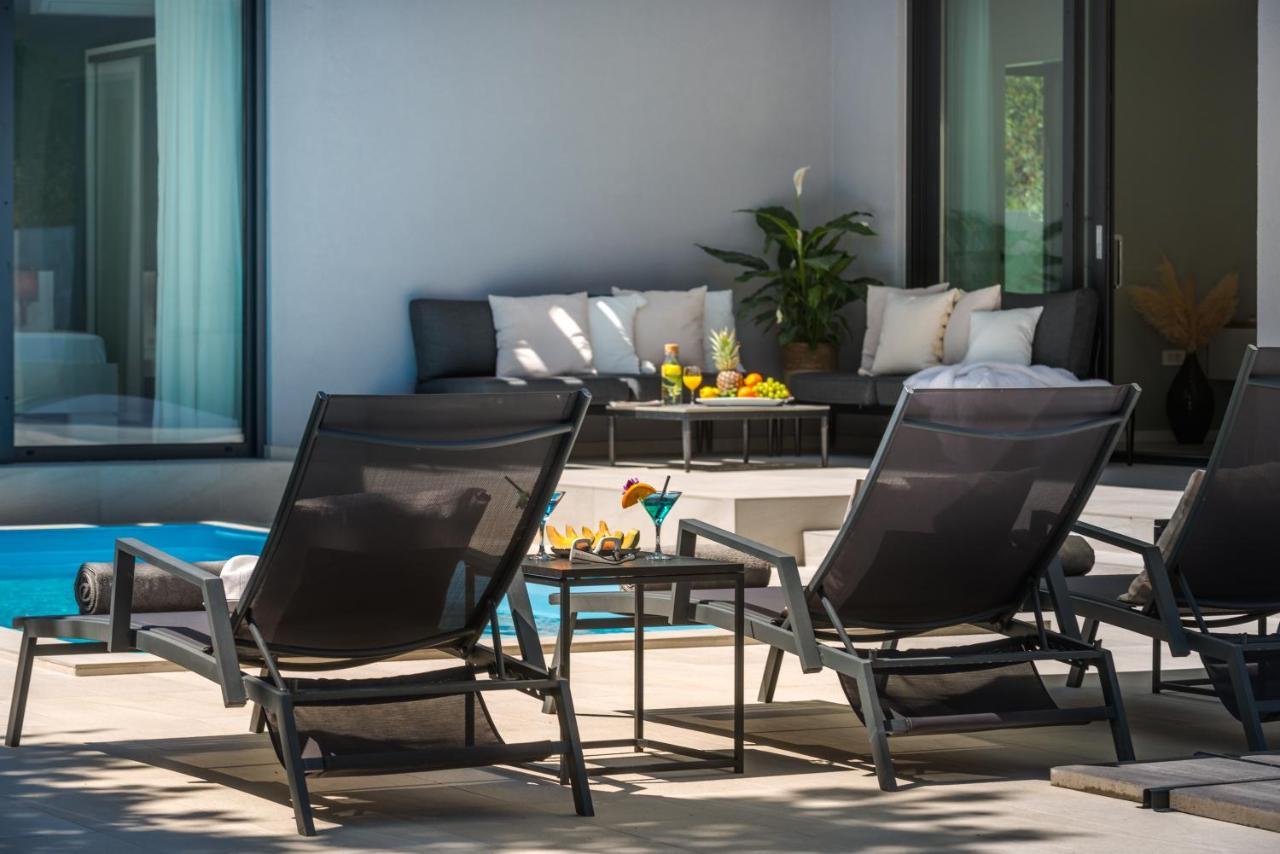 Villa Oasis - Your Luxury Home Away From Home Celopeci 外观 照片