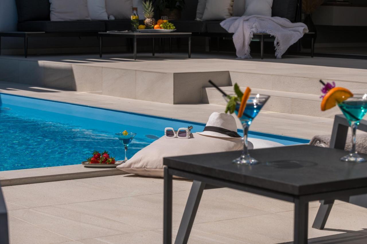 Villa Oasis - Your Luxury Home Away From Home Celopeci 外观 照片