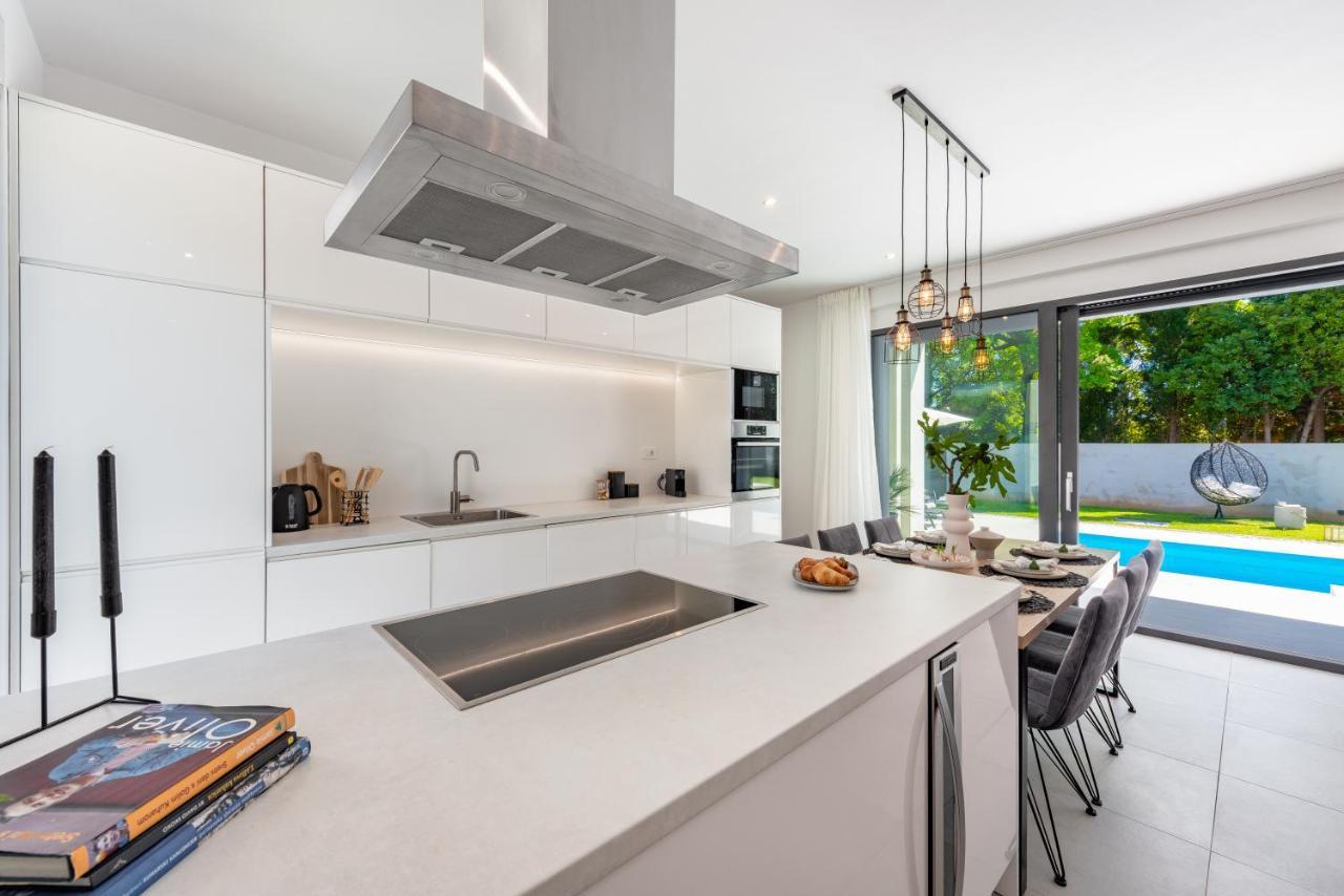 Villa Oasis - Your Luxury Home Away From Home Celopeci 外观 照片
