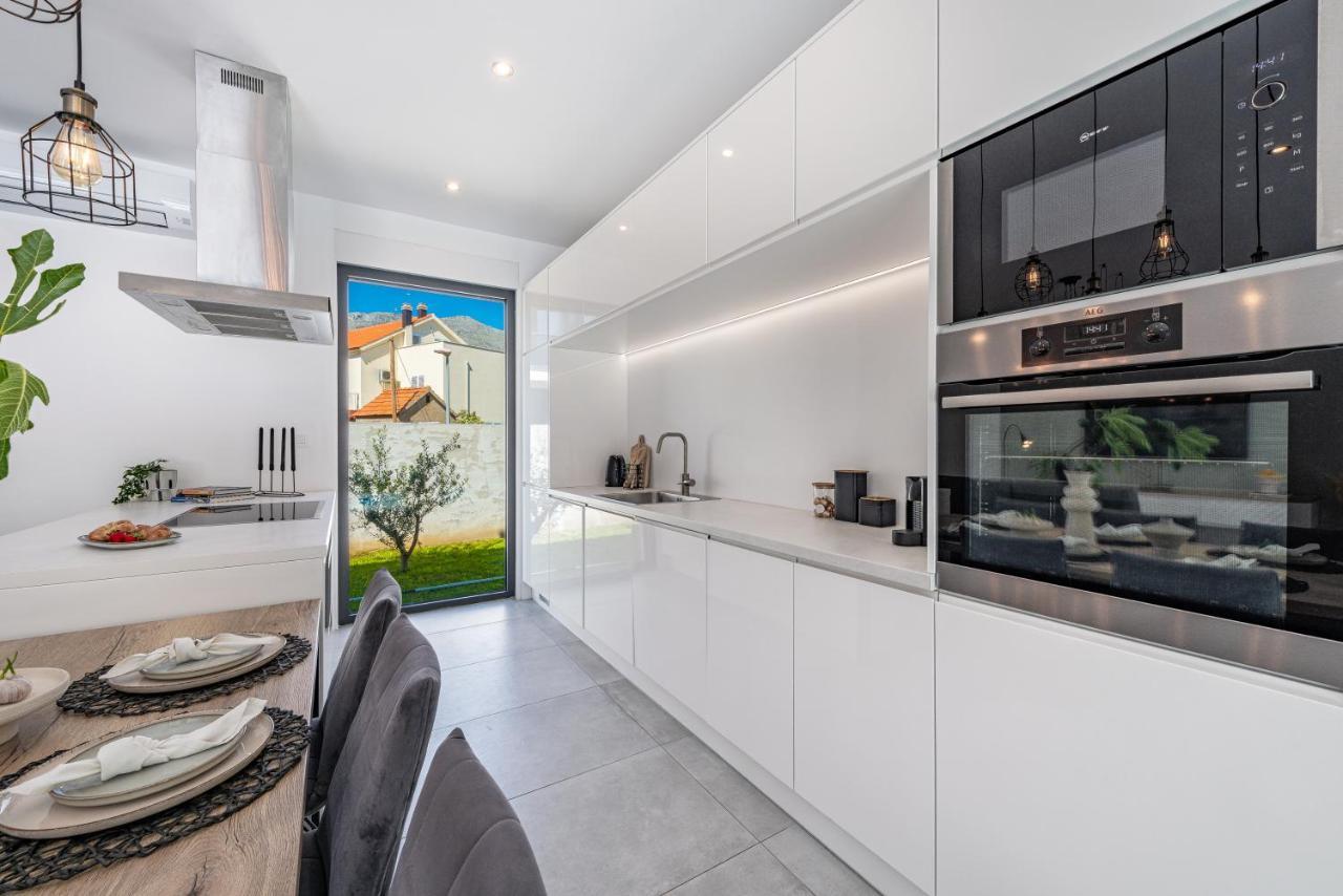 Villa Oasis - Your Luxury Home Away From Home Celopeci 外观 照片