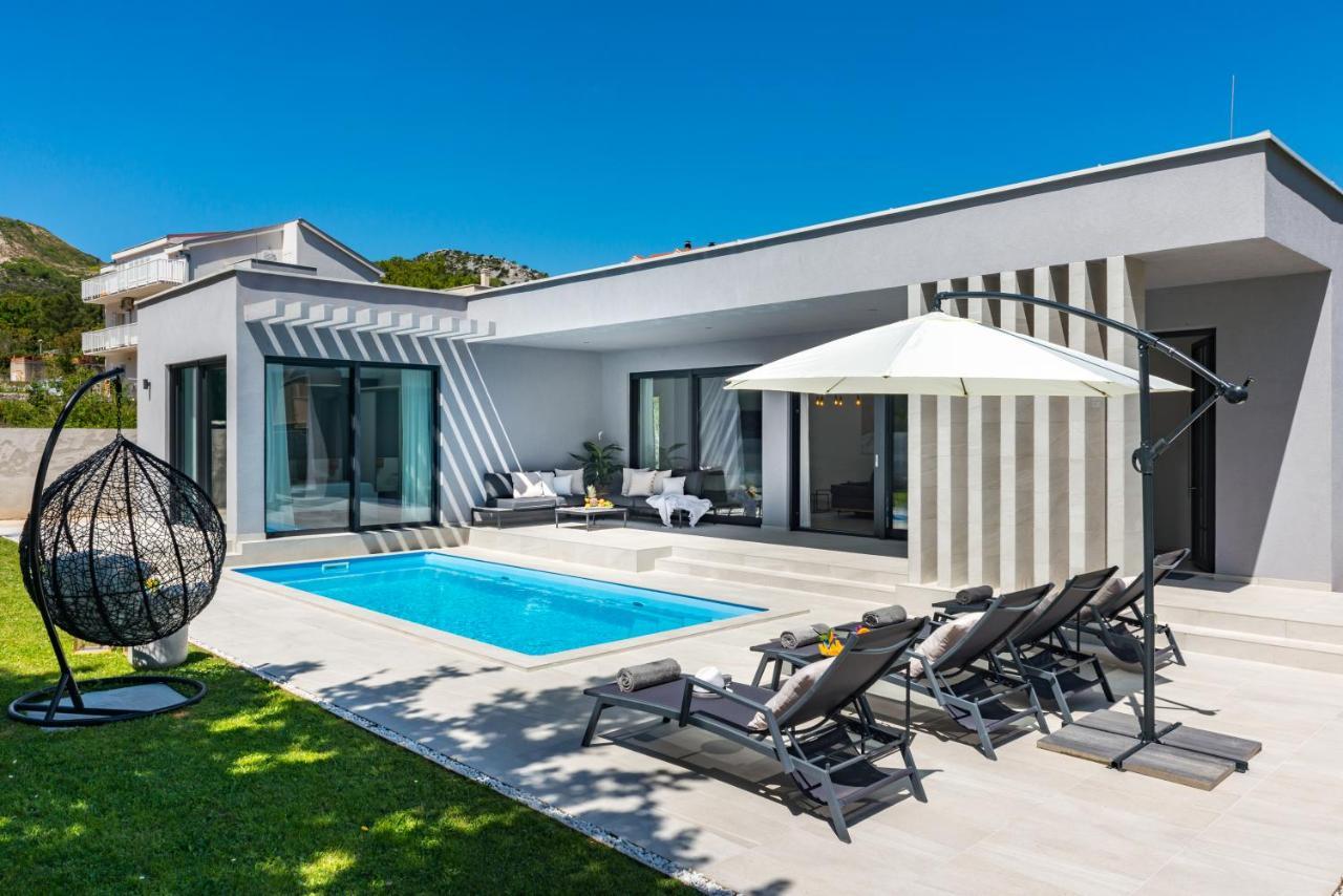 Villa Oasis - Your Luxury Home Away From Home Celopeci 外观 照片