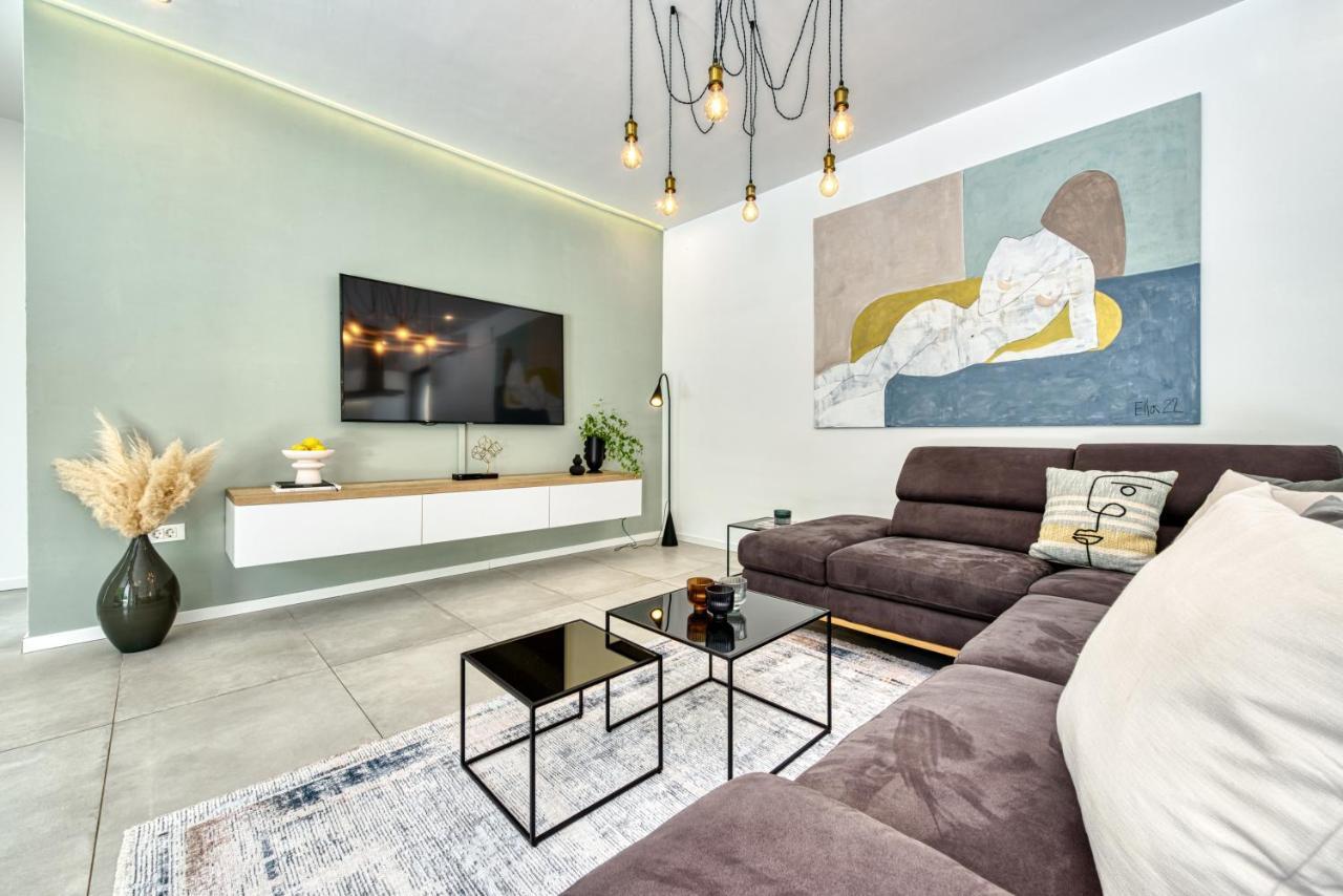 Villa Oasis - Your Luxury Home Away From Home Celopeci 外观 照片