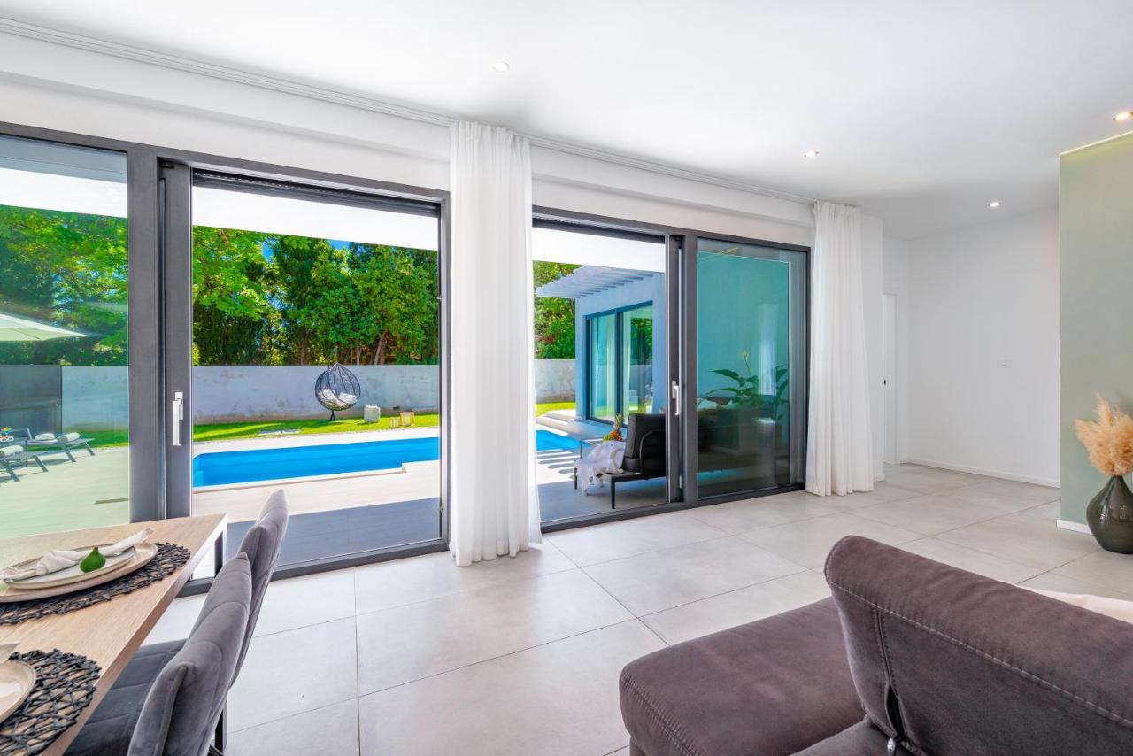 Villa Oasis - Your Luxury Home Away From Home Celopeci 外观 照片