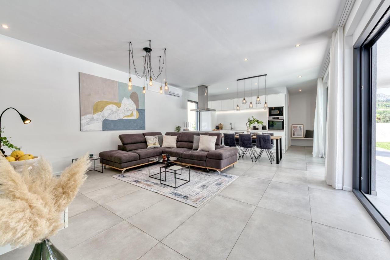 Villa Oasis - Your Luxury Home Away From Home Celopeci 外观 照片
