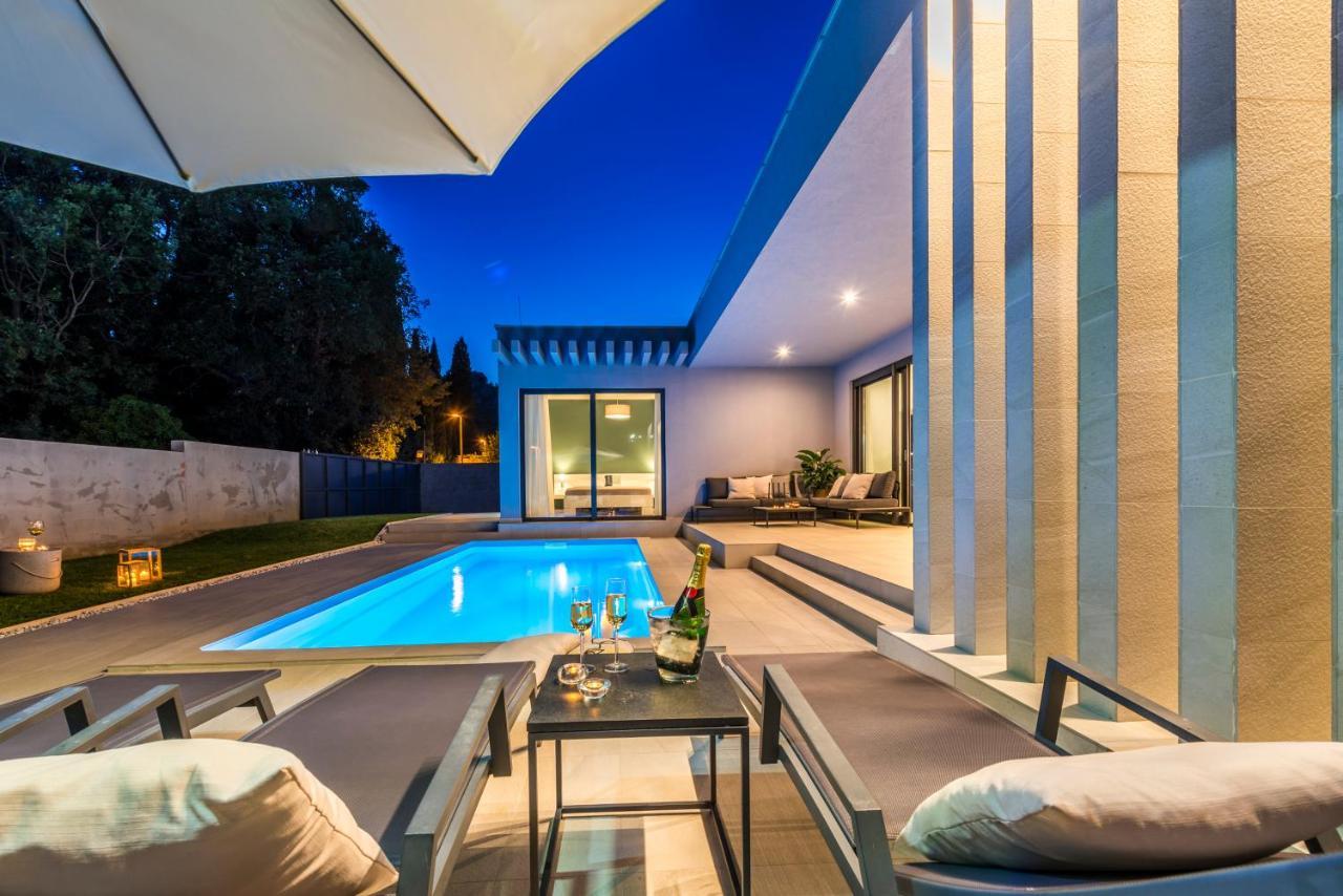 Villa Oasis - Your Luxury Home Away From Home Celopeci 外观 照片